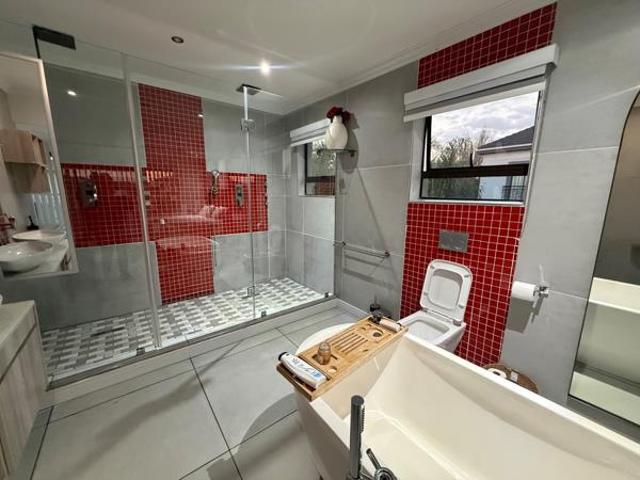 7 Bedroom House in Reyno Ridge
