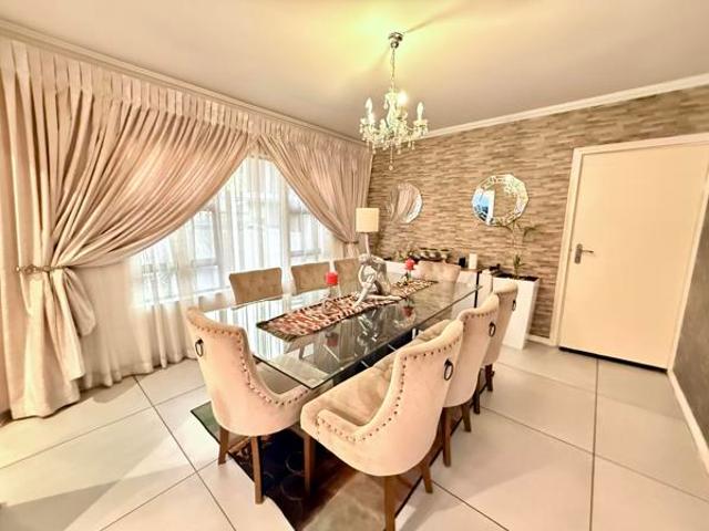 7 Bedroom House in Reyno Ridge