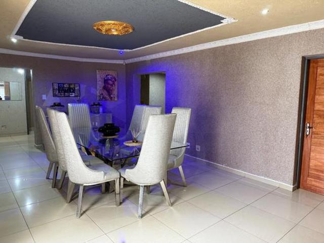7 Bedroom House in Reyno Ridge