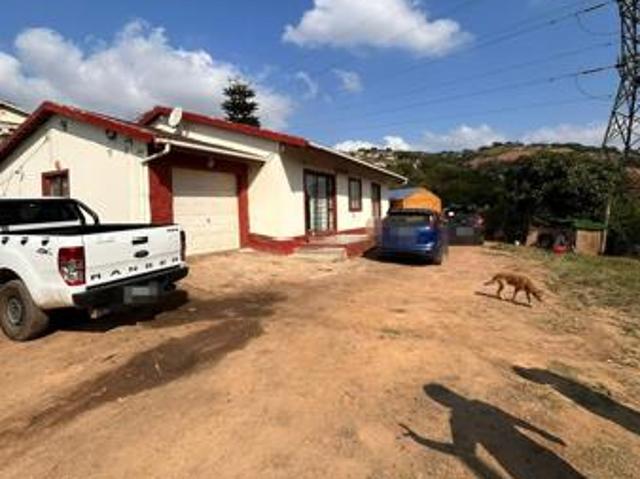 7 Bedroom House in Redcliffe