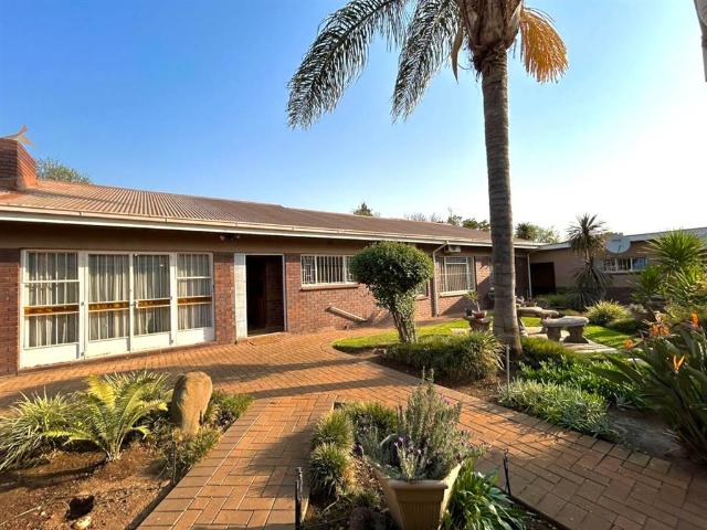7 Bedroom House in Rietfontein