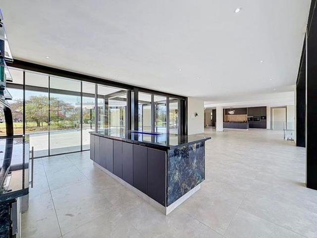 7 Bedroom House in Woodhill Golf Estate