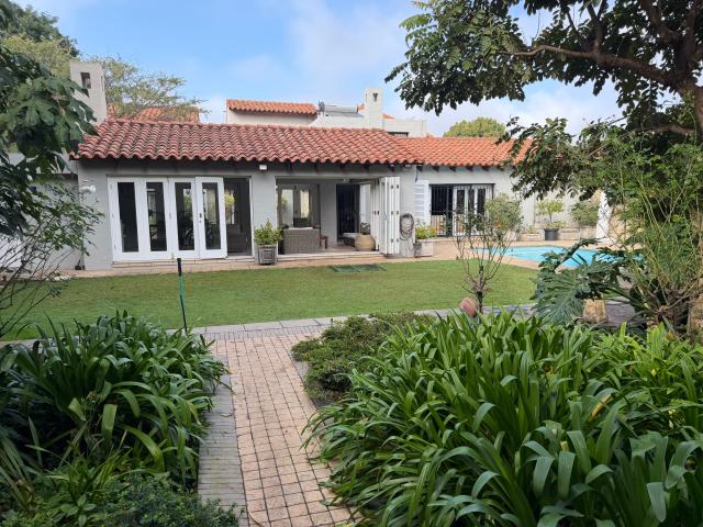 7 Bedroom House in Waterkloof