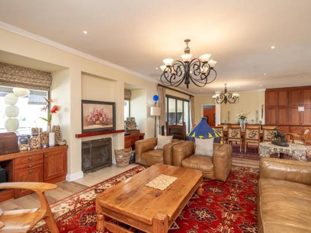 7 Bedroom House in Welgedacht