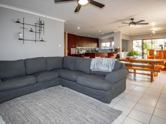 7 Bedroom House in West Acres