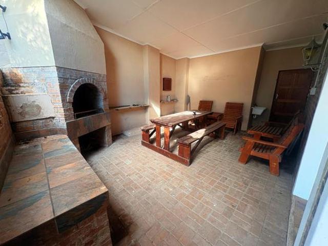 7 Bedroom House in West Bank