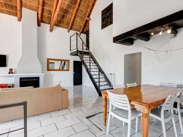 7 Bedroom House in West Beach