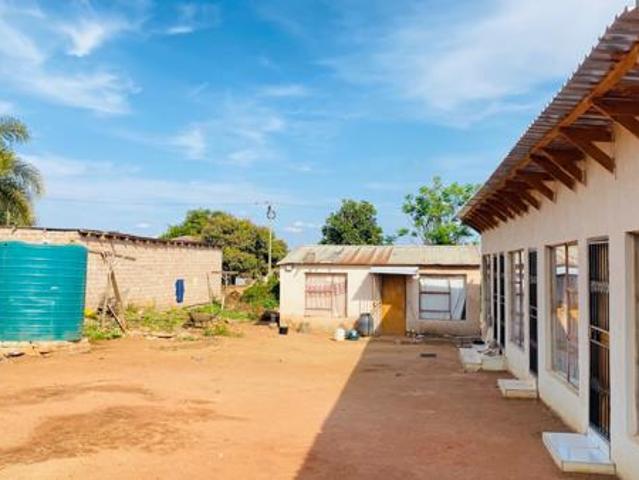 7 Bedroom House in Tshikota