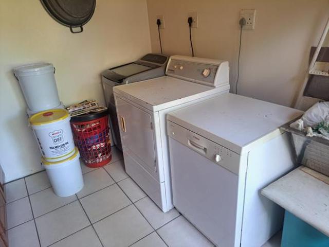 7 Bedroom House in Umtentweni