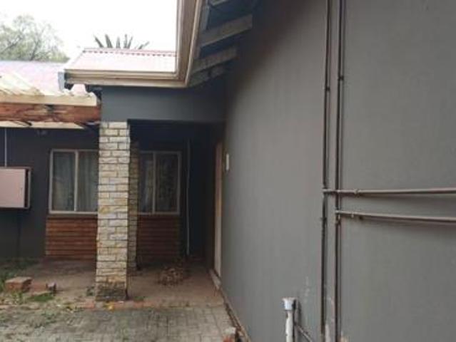 7 Bedroom House in Universitas