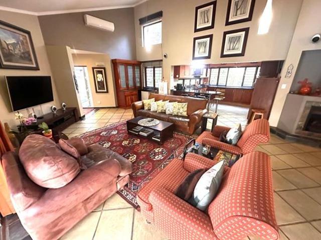 7 Bedroom House in Uitsig Landgoed Estate