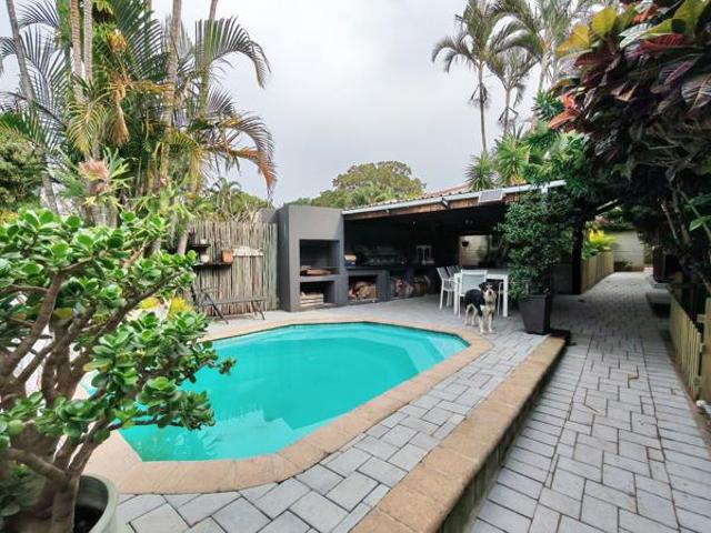 7 Bedroom House in Uvongo