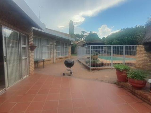 7 Bedroom House in Vanderbijlpark SE3