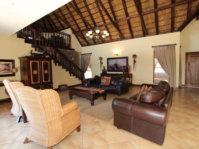 7 Bedroom House in Zebula Golf Estate