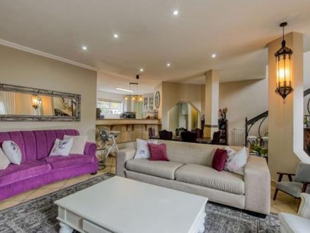 7 Bedroom House in Zwartkop