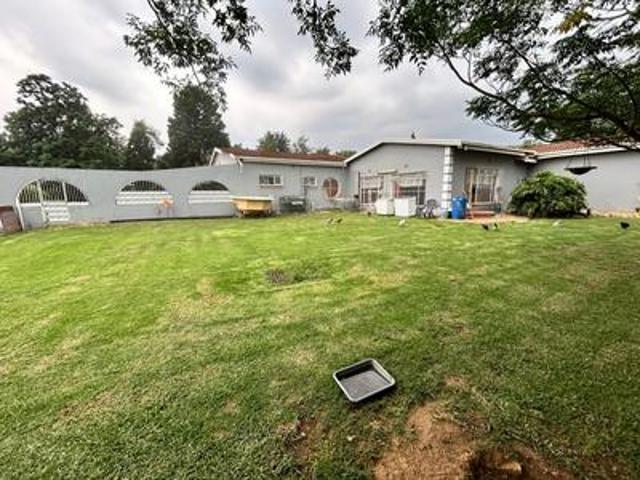 7 bedroom house on the market in benoni ah