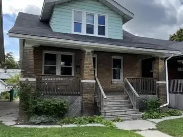 7 Bedroom House Windsor ON 104362950