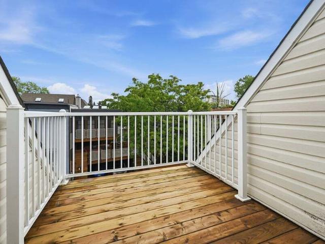 7 Bertrand St