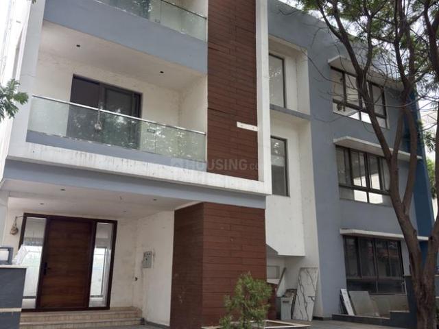 7 BHK Villa in Madhapur for resale Hyderabad. The reference number is 20989008