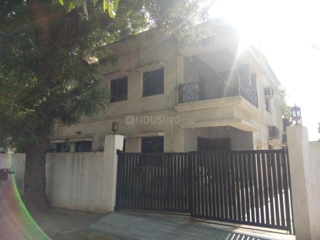 7 BHK Villa in Sabarmati for resale Ahmedabad. The reference number is 7434910
