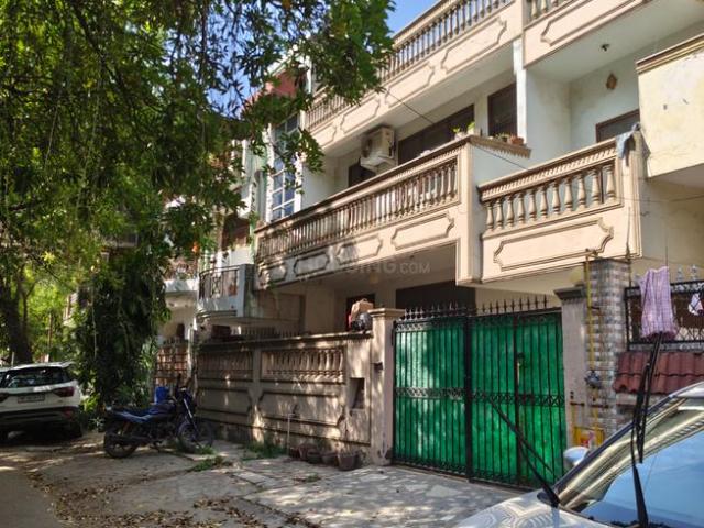 7 BHK Villa in Sector 41 for resale Noida. The reference number is 20117662