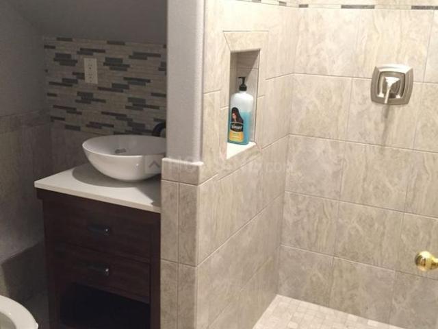 7 BHK Apartment in Khar West for resale Mumbai. The reference number is 9325870