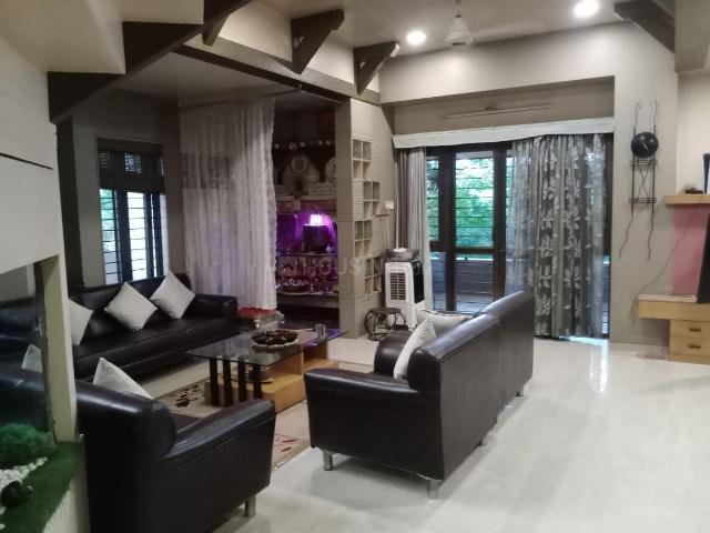 7 BHK Apartment in Shivaji Nagar for resale Pune. The reference number is 20383140