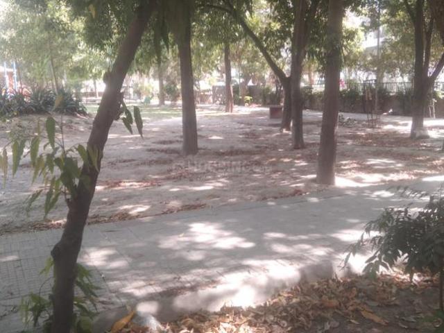 7 BHK Duplex in Sector 39 for resale Noida. The reference number is 20325645