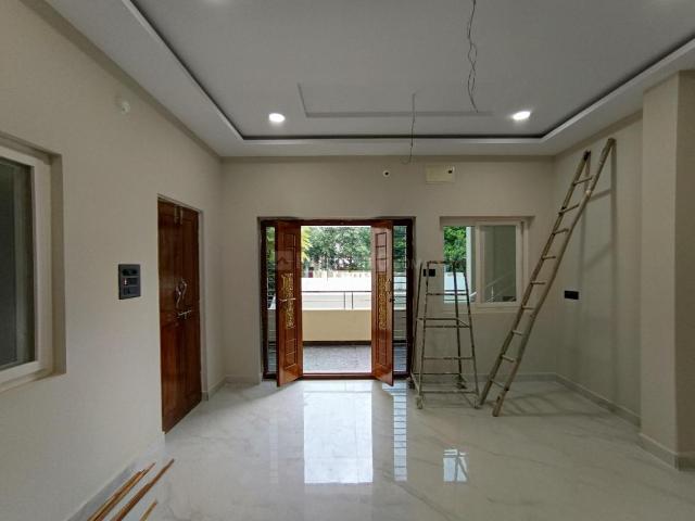 7 BHK Duplex in Pragathi Nagar for resale Hyderabad. The reference number is 18810610