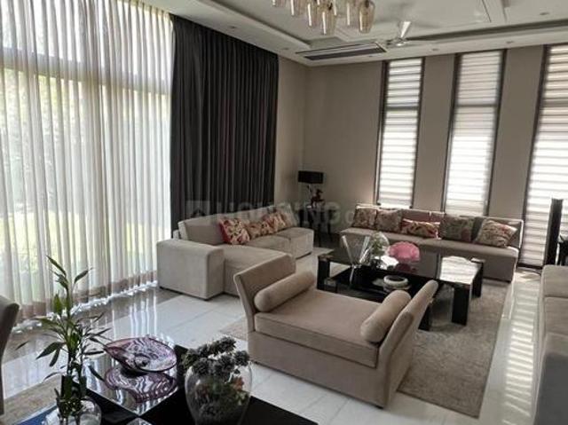 7 BHK Farm House in Vasant Kunj for resale South West Delhi. The reference number is 17659533