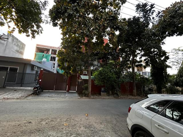 7 BHK Independent House in DLF Phase 1 for resale Gurgaon. The reference number is 20243416