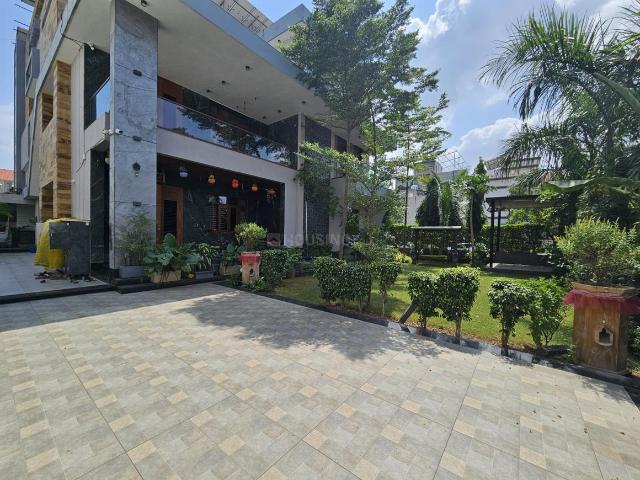 7 BHK Independent House in Naroda for resale Ahmedabad. The reference number is 18767760