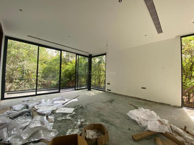 7 BHK Independent House in New Friends Colony for resale New Delhi. The reference number is 7286064