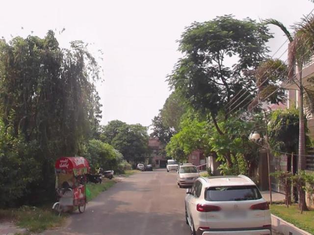7 BHK Independent House in Sector 10 for resale Chandigarh. The reference number is 17445270