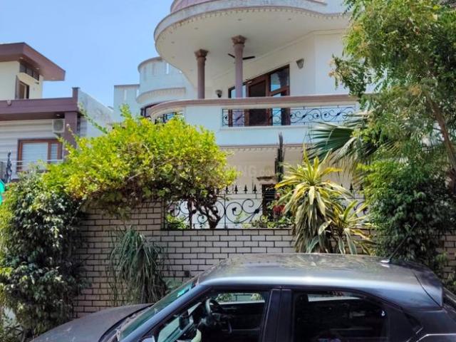 7 BHK Independent House in Sector 17 for resale Faridabad. The reference number is 20379106