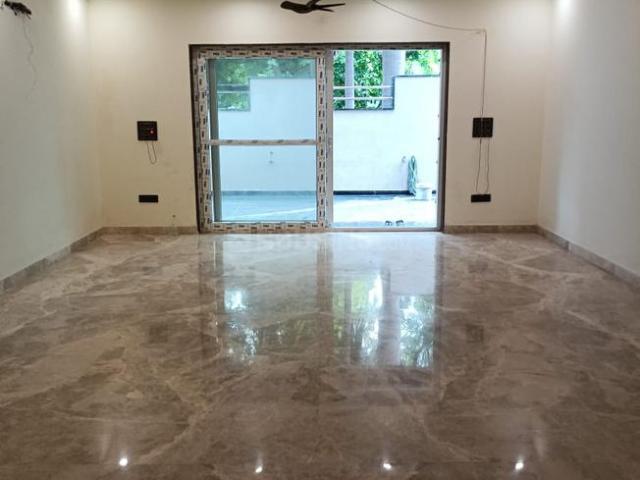 7 BHK Independent House in Sector 36 for resale Noida. The reference number is 20126395
