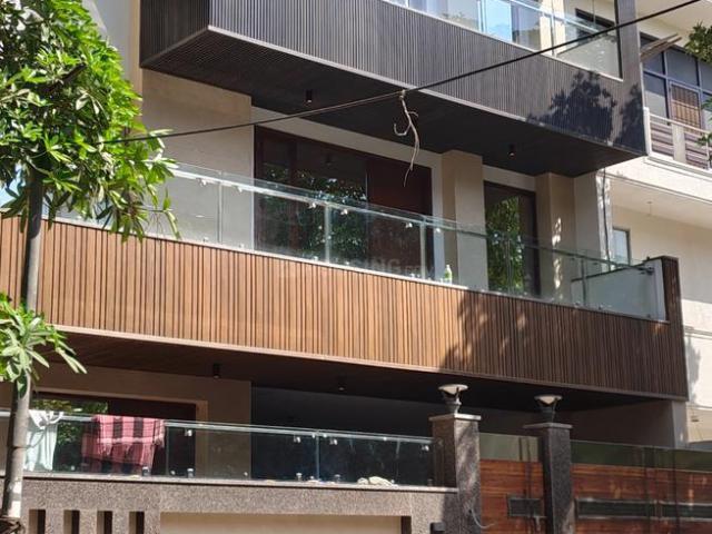 7 BHK Independent House in Sector 41 for resale Noida. The reference number is 20115144