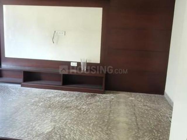 7 BHK Independent House in Sector 52 for rent Noida. The reference number is 19733542