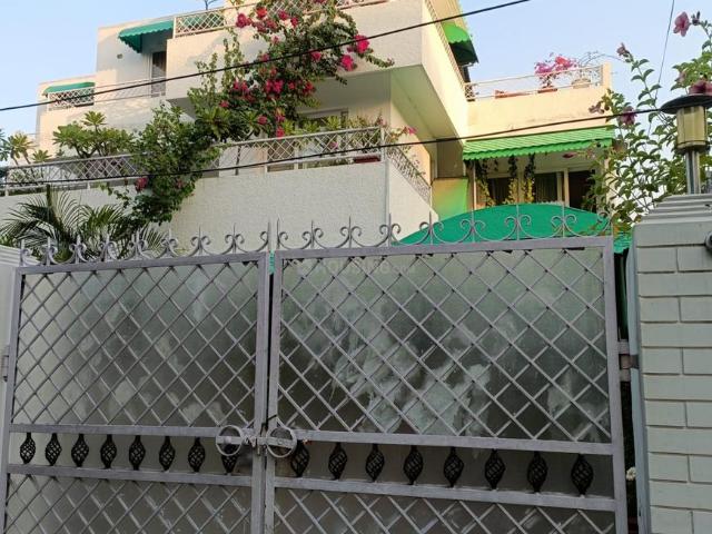 7 BHK Independent House in Sector 65 for resale Mohali. The reference number is 16925366