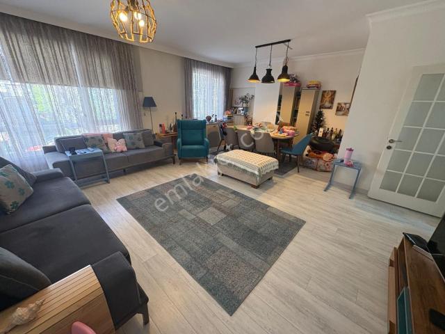 7.cadde Adım Mesafe'de 3+1 Otoparklı 1.kat Ön Cephe