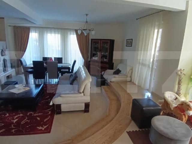 Casa de vanzare, pretabila pentru Pensiune sau regim hotelier
