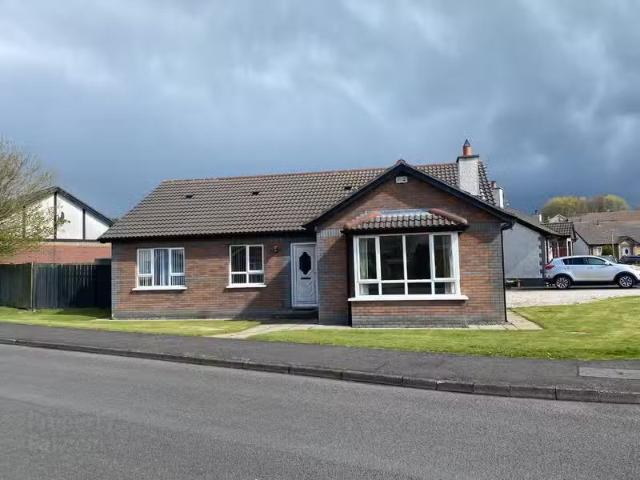 7 Castlehill Drive