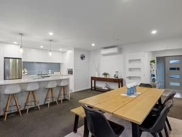 7 Ciaran Close, Broomfield, NZ 8042 House for Sale