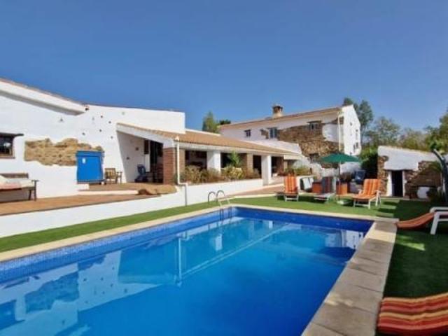 7 Dormitorio Casa Riogordo Málaga 84572078