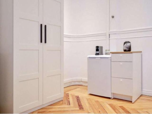 7 Dormitorio Shared Living/Roommate Madrid Madrid 100233765
