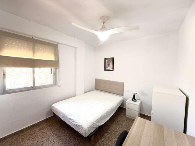 7 Dormitorio Shared Living/Roommate Valencia Valencia 91548635