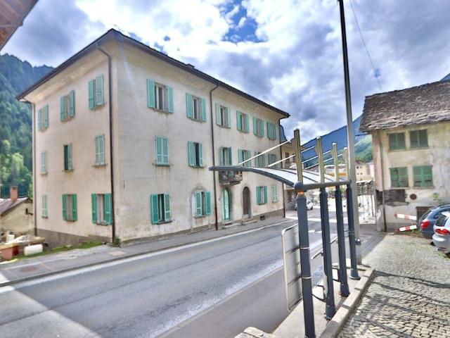 7 Familienhaus zum Ausbauen mit Ausbaubewilligung / 7 Apartment Apartment zur Renovierung mit Baugenehmigung