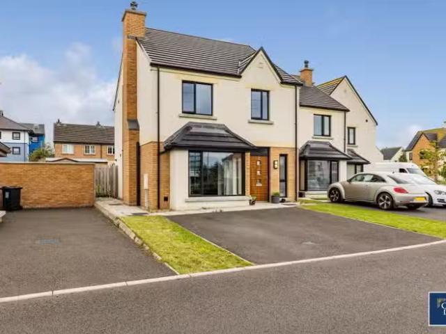 7 Ferrard Meadow