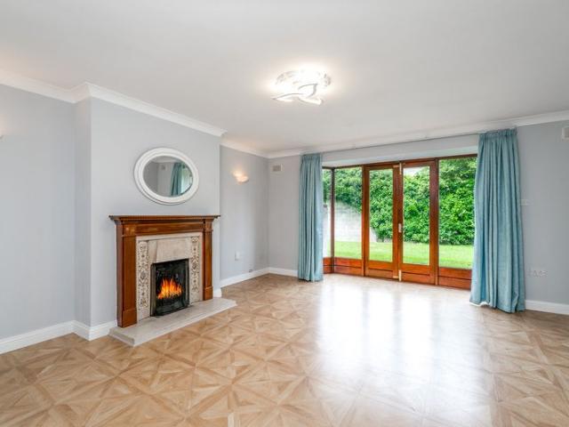 7 Fey Yerra, Leopardstown Road, Dublin 18, D18 RP08