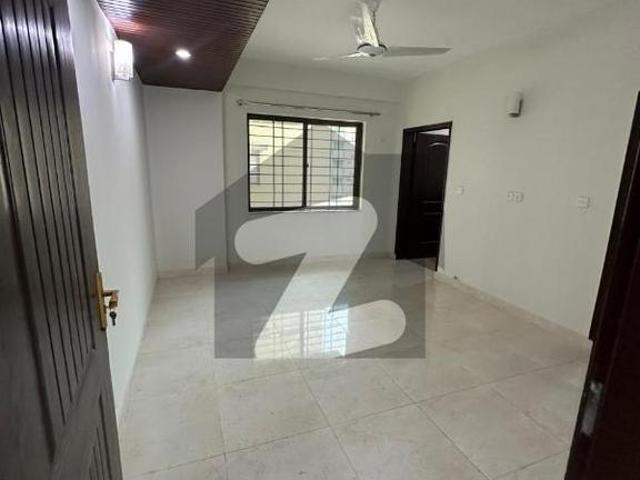 7 Floor available For Rent in Askari 11 Lahore Askari 11